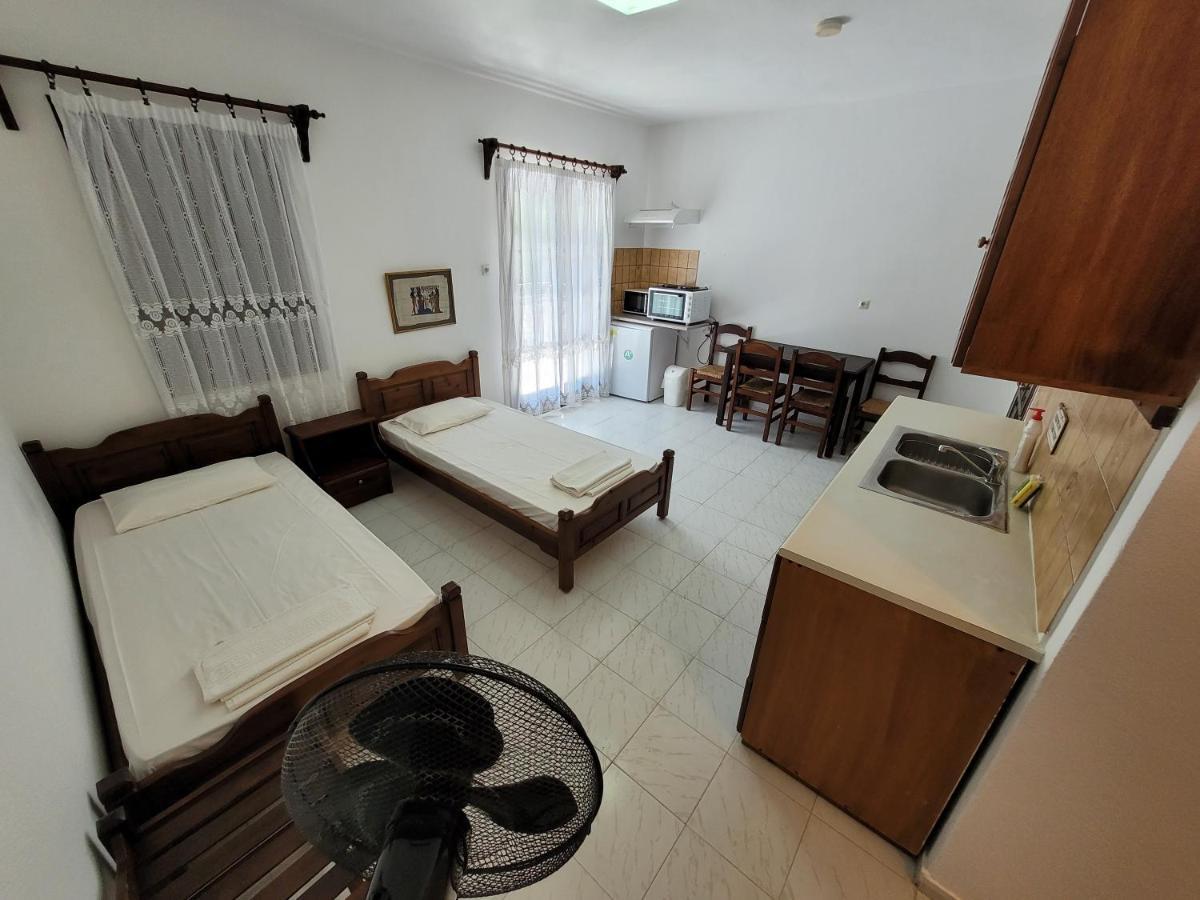 Amalia Apartments Кукунаріес Екстер'єр фото